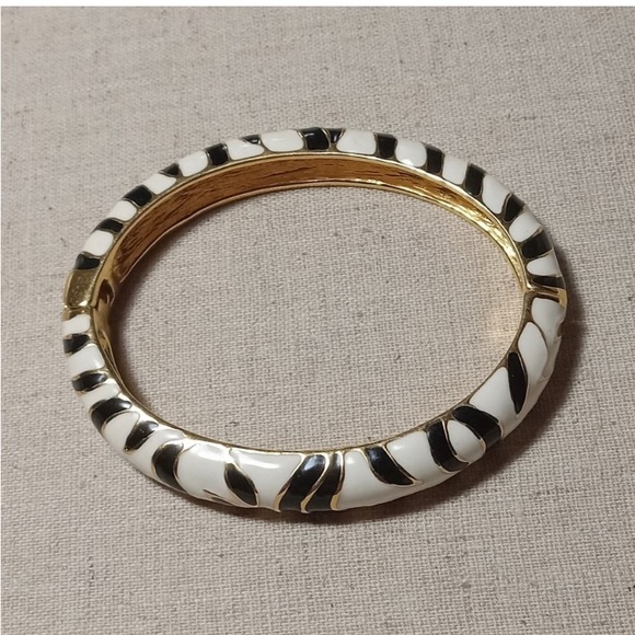 3 Bracelets Kenneth Cole enamel hinged Zebra, Giraffe or black striped bracelets - Picture 8 of 13